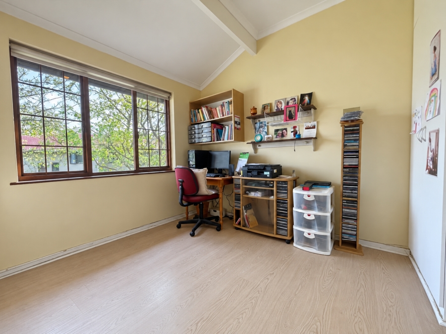 3 Bedroom Property for Sale in Heathfield Western Cape